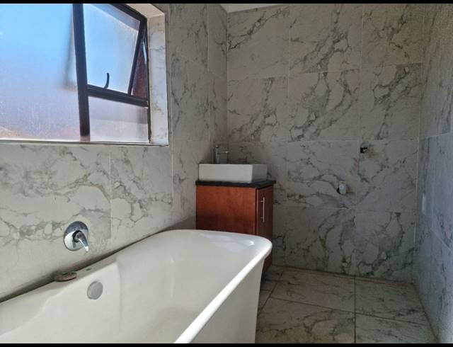 4 BEDROOM HOUSE FOR SALE IN SEBOKENG ZONE 10